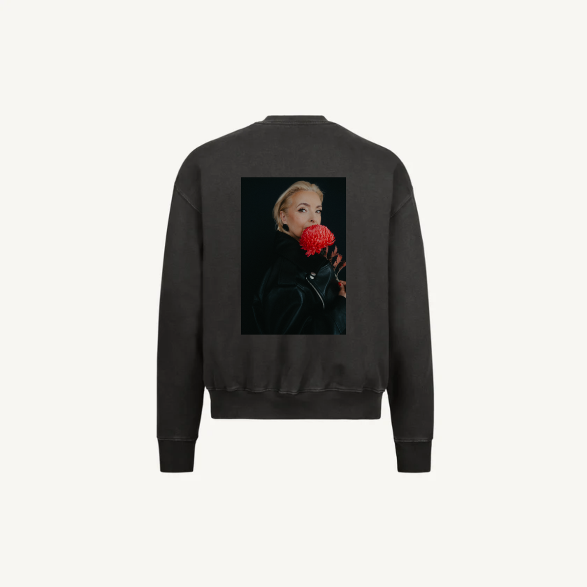 Crewneck Vintage Black Eva 01