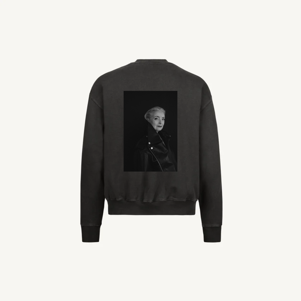Crewneck Vintage Black Eva 02